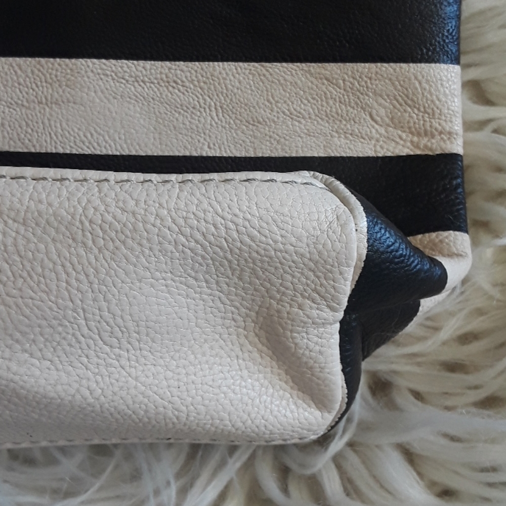 BETSEY JOHNSON vintage tote - Picture 9 of 13